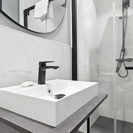 Alfort 1 Modern Flat דירה