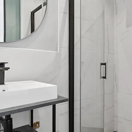 Alfort 1 Modern Flat מזון-אלפורט